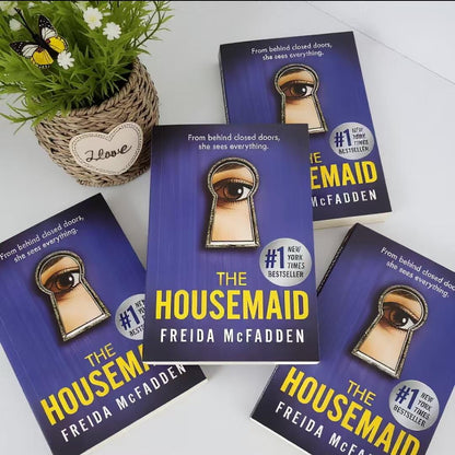 The Housemaid : An absolutely addictive psychological thriller with a jaw-dropping twist by Freida McFadden