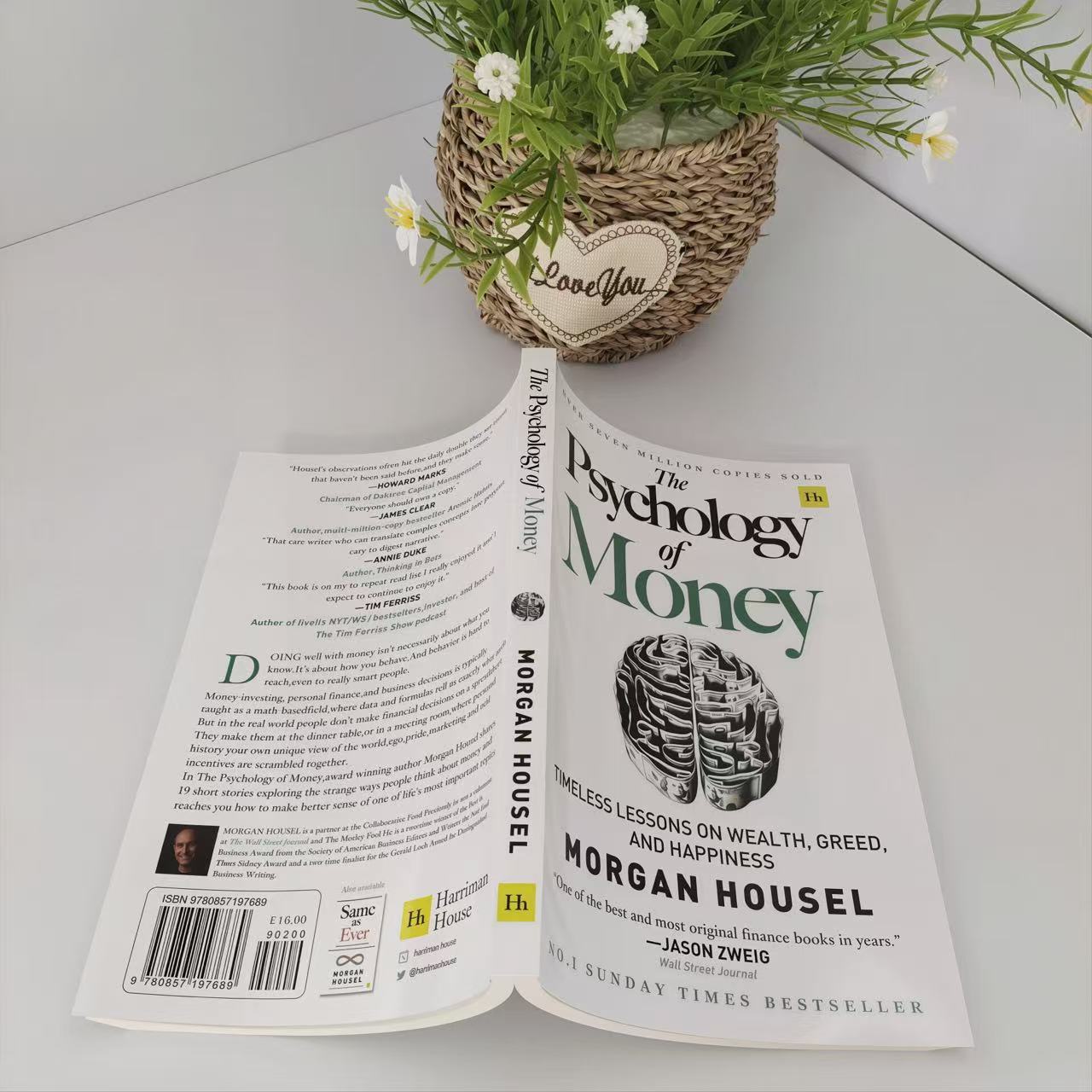 The Psychology of Money: Timeless lessons on wealth, greed, and happiness